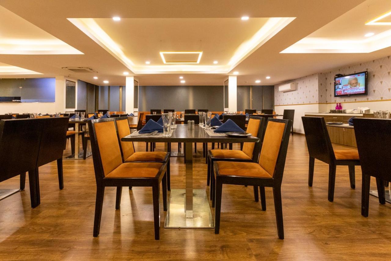 Clubhouse Nami Residency, Ahmedabad Hotell Eksteriør bilde