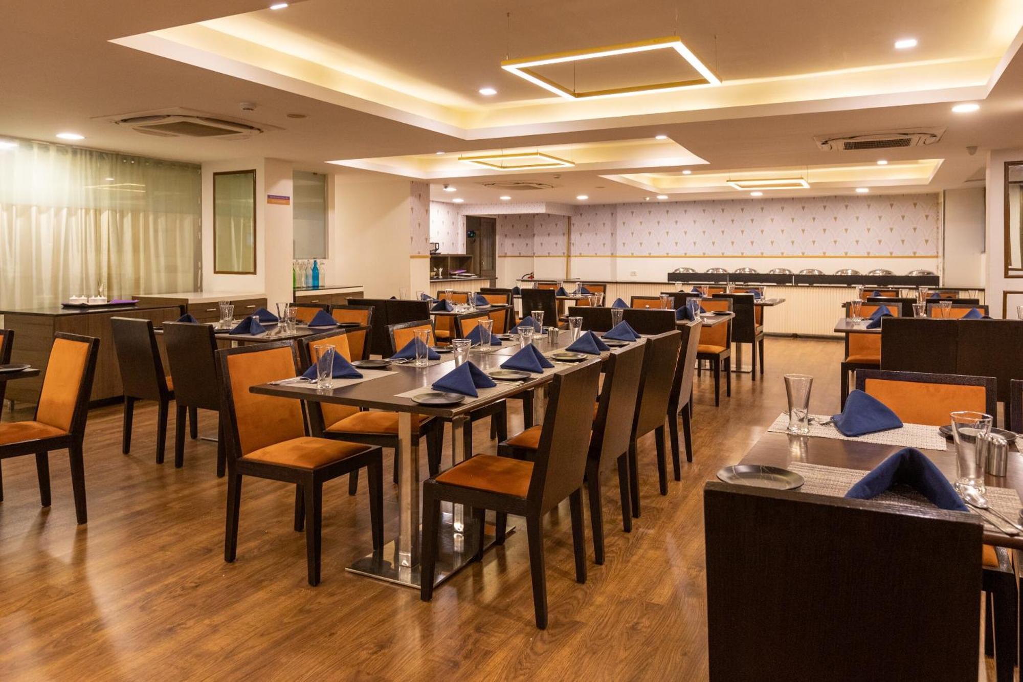 Clubhouse Nami Residency, Ahmedabad Hotell Eksteriør bilde