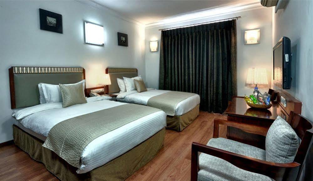 Clubhouse Nami Residency, Ahmedabad Hotell Eksteriør bilde